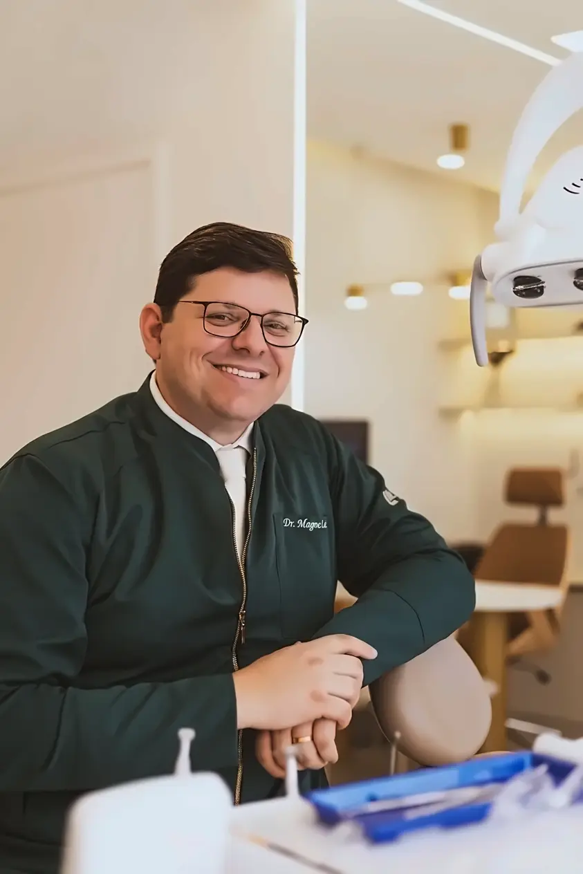 Dr. Magno Leal